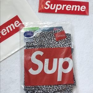 SUPREME Hanes Leopard Tagless Tee
